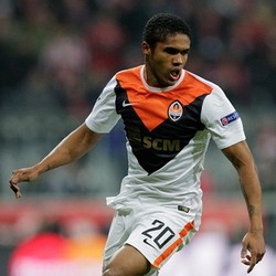 Tak Betah di Shakhtar, Douglas Costa Ingin Pindah ke Chelsea