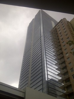 Merasakan Lift Berkecepatan Tinggi di Gedung Tertinggi Sahid Sudirman