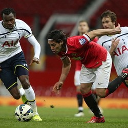 Mainkan Falcao di MU U-21, Van Gaal: Itu Bukan Penghinaan