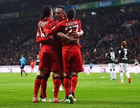 Leverkusen Gasak Stuttgart 4-0