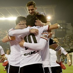 Valencia Tundukkan Deportivo 2-0