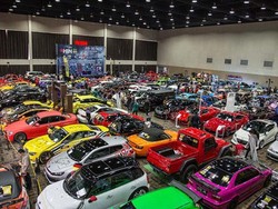 Arek Suroboyo Ayo Adu Mobil Modif di HIN 2015