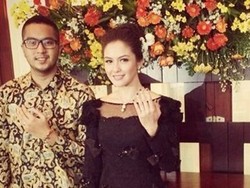 Revalina S Temat Menikah Hari Ini