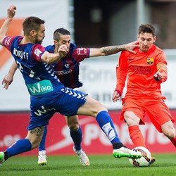 Dua Gol Messi Kokohkan Barcelona di Puncak Klasemen