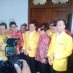 Akhir Roadshow Agung Laksono cs: Sowan Jokowi-JK