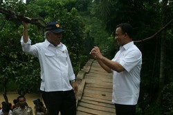 Menteri Anies Minta Masyarakat Laporkan Jalur Lintasan Sekolah Berbahaya