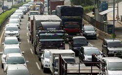 Karyawan Ini Sampai Pindah Tempat Meeting untuk Hindari Macet di Tol JORR