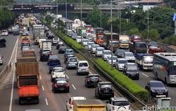 Akibat Macet di Tol JORR, Pengendara Asal Bekasi Ini Merasa Termarjinalkan