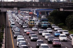 Trauma dan Capek Lewat Tol JORR, Akhirnya Pindah ke Commuter Line