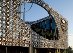 Bandara Keren dengan Hotel Terbaik