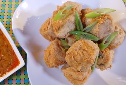 Video Resep : Tahu Goreng Isi Saus Pedas