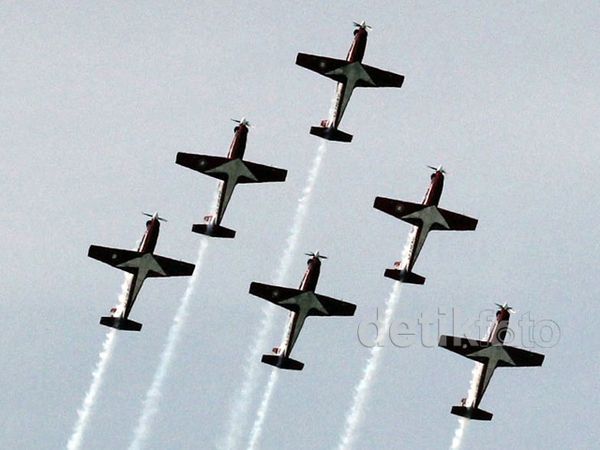Manuver Maut The Jupiter Saat HUT ke-69 TNI, Ini Fotonya