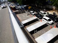 Proyek Flyover Kuningan Bikin Macet
