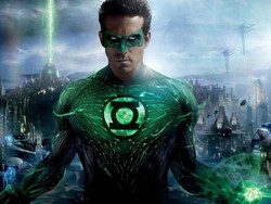 Chris Pine Gantikan Ryan Reynolds sebagai Green Lantern?
