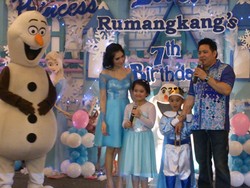 Angel Karamoy Bikin Pesta Ultah Anak Bertema Frozen