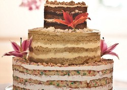 Cake Pengantin Tanpa Polesan yang Sedang Populer