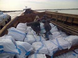 Dirjen Bea Cukai Siap Hajar Anak Buah yang Bermain Pakaian Bekas Impor