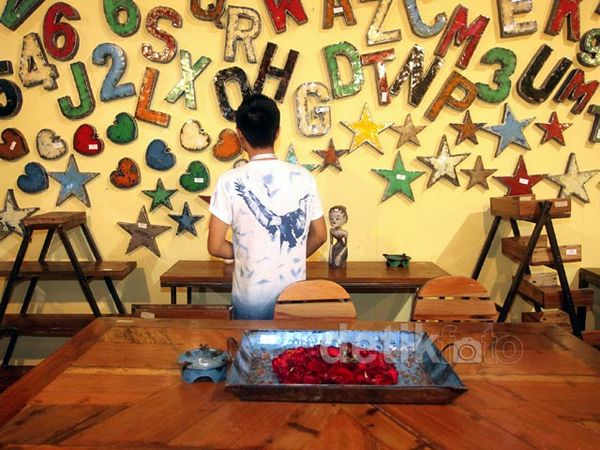 Mebel dan Kerajinan Kelas Dunia di Pameran IFFINA 2015