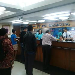 Dolar Tembus Rp 13.200, Pengunjung Money Changer Naik 100%