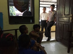 Begal Kejam di Brebes yang Rampas Motor Orang Pacaran Bertekuk Lutut di Tangan Polisi