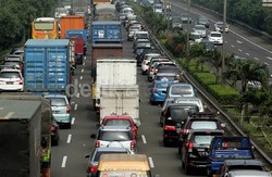 Dear Pengelola Tol, Ini Usulan Pengendara untuk Urai Kemacetan di JORR