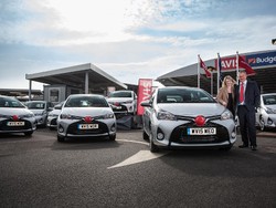 Rental Mobil di London Pakai Toyota Yaris Hybrid