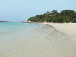 Liburan ke Pulau Bintan, Wajib Mampir ke Pantai Trikora