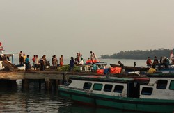 Menikmati Suasana Pagi di Pelabuhan Canti, Lampung