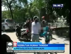 Suami Pukul Istri di Tengah Jalan