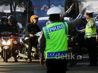 Uji Coba Jalur Khusus Motor di Jalan Gatsu