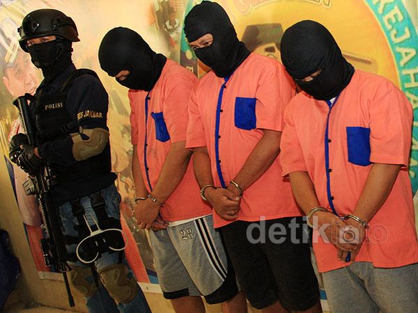 Tiga Pelaku Pembobolan ATM Dibekuk