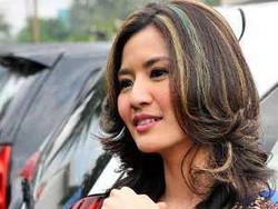 Gara-gara Kim Kardashian, Ada Unsur Emas di Rambut Baru Asty Ananta