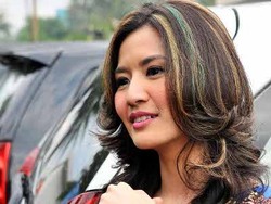 Rambut Dicat Hijau dan Emas, Asty Ananta: Lebih Happy Sekarang