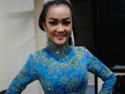 Julia Perez Terlilit Utang