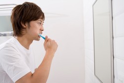 Begini Caranya Menyikat Gigi yang Benar Agar Gigi Tidak Abrasi