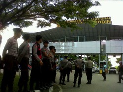 Demo di Bandara Sultan Hasanuddin Ricuh, 3 Sopir Taksi Diamankan