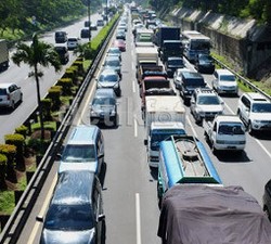 Ahok Targetkan 2 Ruas Tol Dalkot Selesai 2018 untuk Urai Kemacetan di JORR
