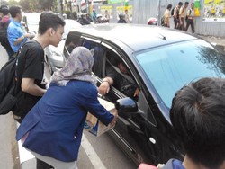 Mahasiswa Unisma Bekasi Ini Kumpulkan Koin untuk Nenek Asyani