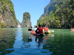 Serunya Canoeing & Caving di Phang Nga, Thailand