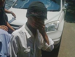 Tiba di Pengadilan, Tessy Lakukan Aksi Tutup Mulut