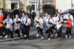 Festival Semangka dan Testis Sapi, Festival Unik di Berbagai Negara (1)