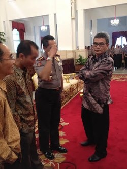 Hangatnya Pertemuan Johan Budi dan Komjen Buwas