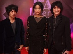 Ditinggal Drumer, Vierratale Klaim Tetap Solid