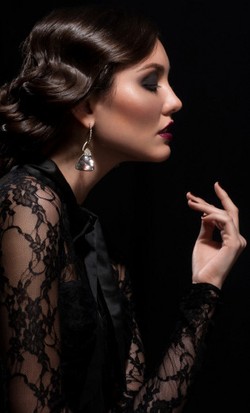 Tips Pilih Perhiasan Sesuai Bentuk Wajah dan Warna Kulit