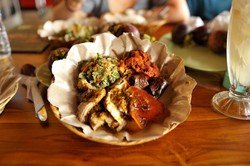 Selingsing Cepaka dan Depot Melati, Tempat Jajan Babi Guling Enak di Bali! (2)