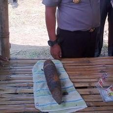 Hendak Tanam Bibit Jati, Dua Pekerja Temukan Mortir & Proyektil