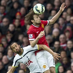 Irwin Puji Performa Blind Saat Lawan Spurs, Tunggu Performa Serupa di Anfield