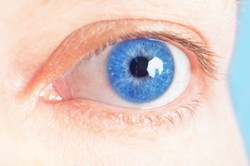 Hanya 30 Detik, Prosedur Ini Bisa Ubah Warna Mata Jadi Biru