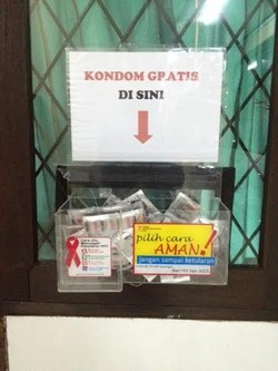 Kondom Gratis di Puskesmas Pasar Rebo Sebagai Langkah Pencegahan HIV/AIDS