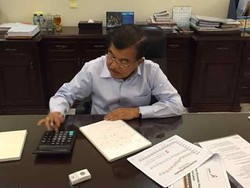 Saat Wapres JK Bekerja Hitung Konsumsi Beras Pakai Kalkulator dan Demo Masak